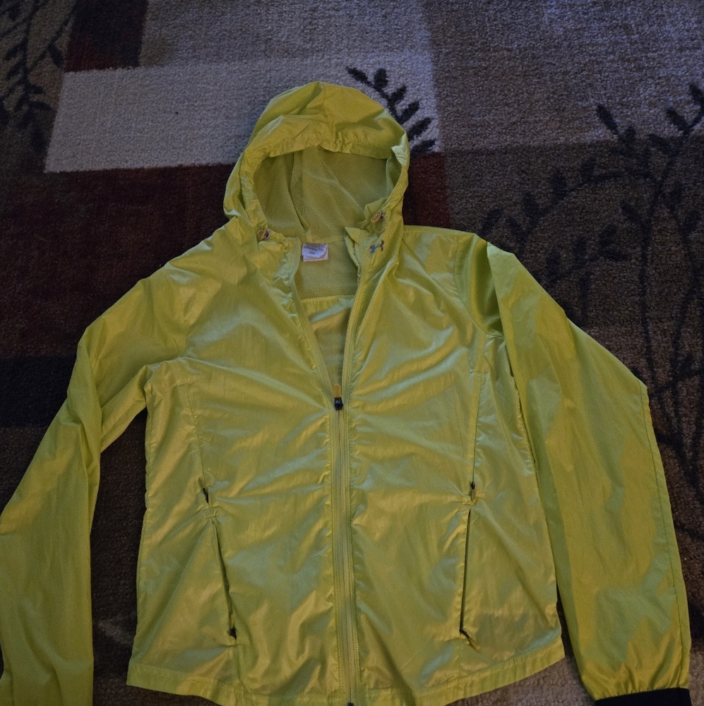 NWOT Under Armour Rain Repllent Hooded Jacket Size Small Yellow